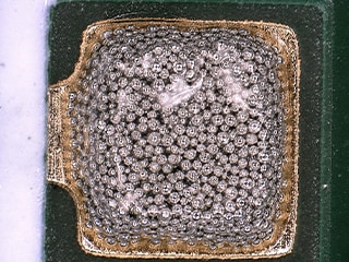 Observación de crema de soldadura utilizando el Microscopio Digital 4K Serie VHX