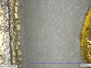 Inspección de la apariencia de la superficie del componente del marcapasos y de la pared lateral del orificio (200×)